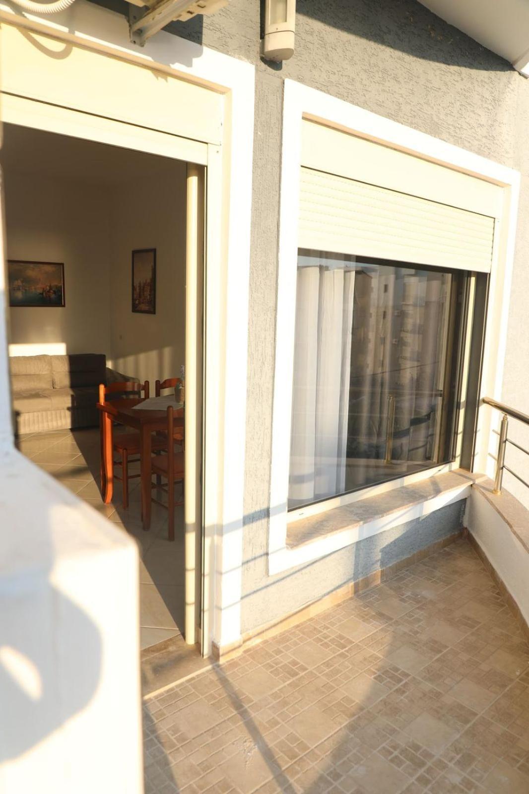 Summer Gate Apartment Sarandë Esterno foto