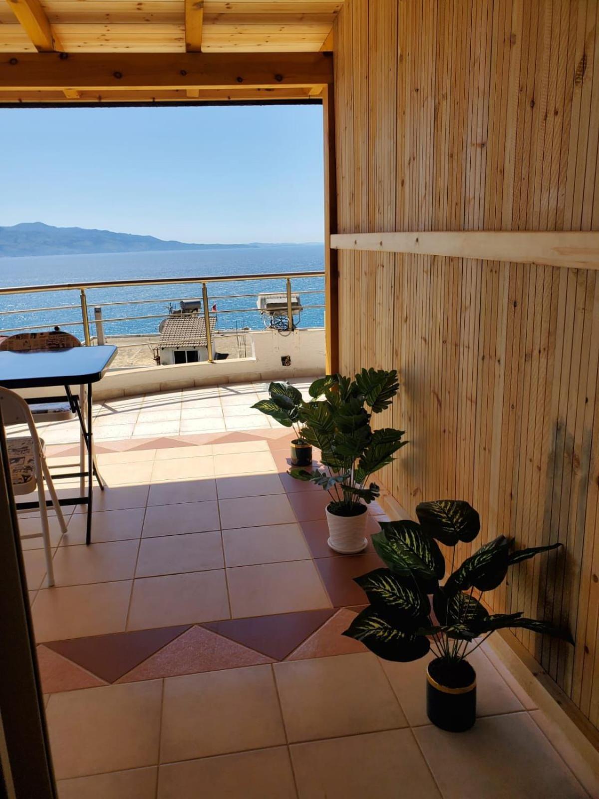 Summer Gate Apartment Sarandë Esterno foto
