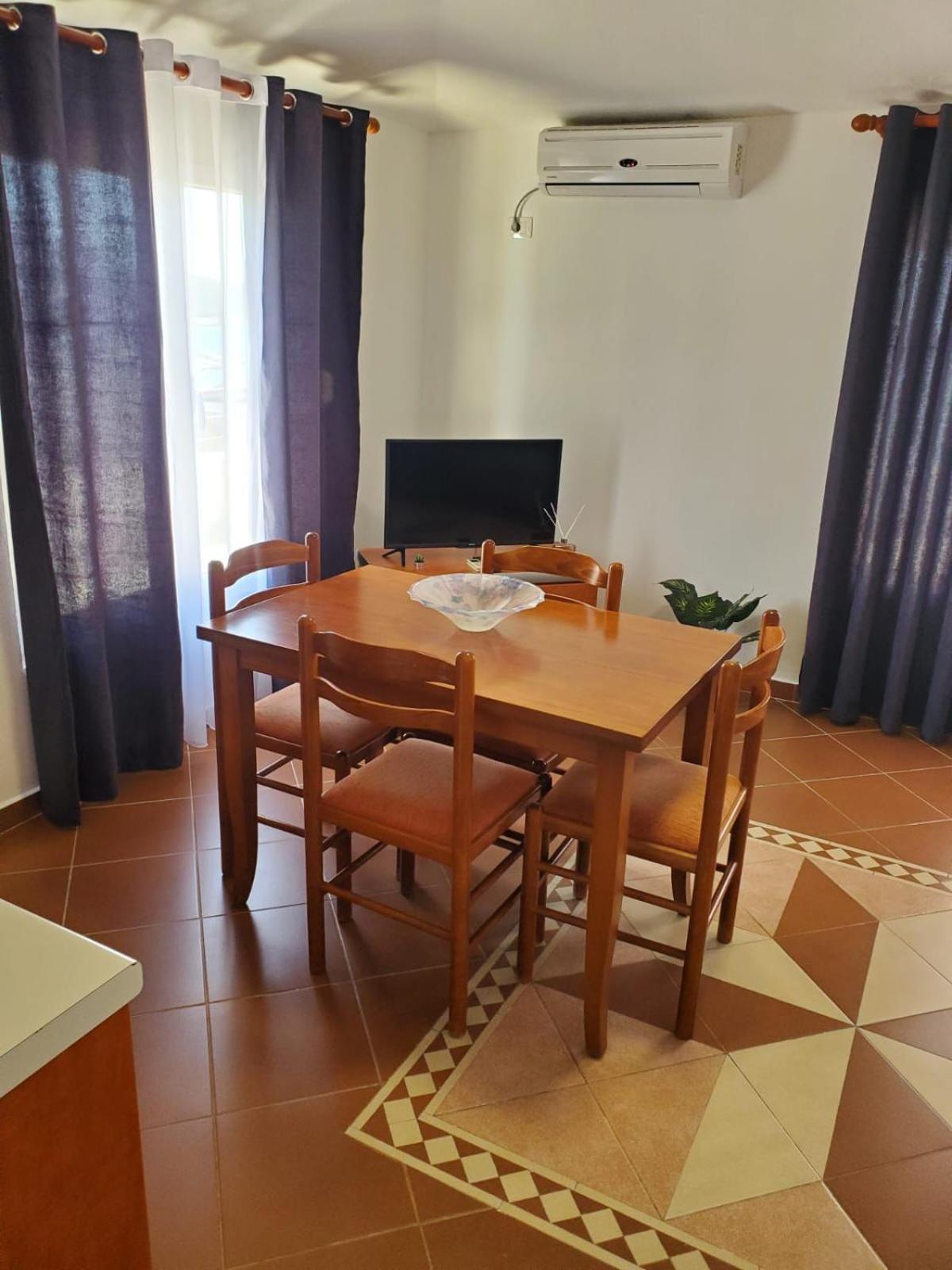 Summer Gate Apartment Sarandë Esterno foto