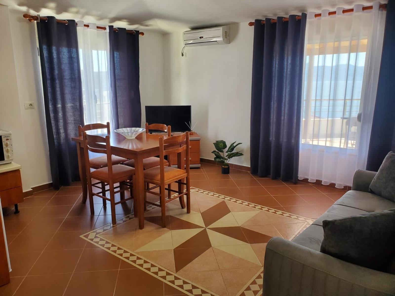 Summer Gate Apartment Sarandë Esterno foto