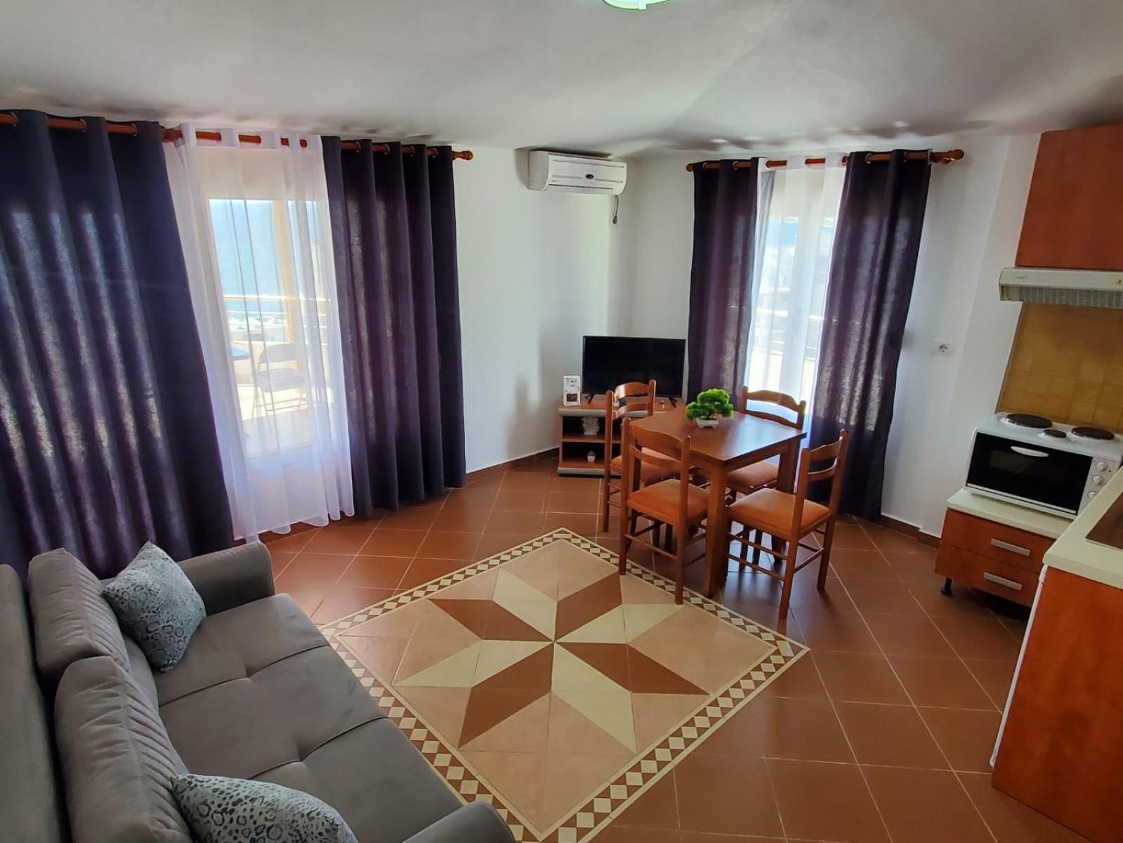 Summer Gate Apartment Sarandë Esterno foto