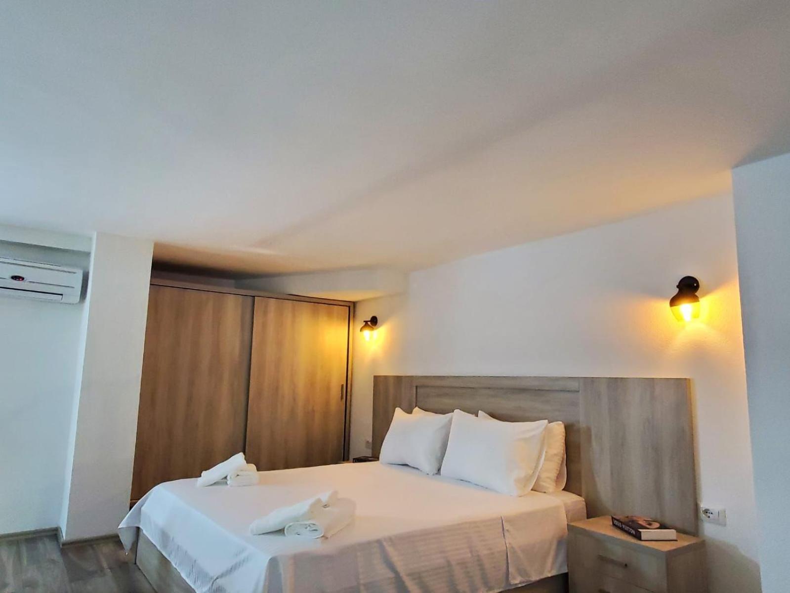 Summer Gate Apartment Sarandë Esterno foto