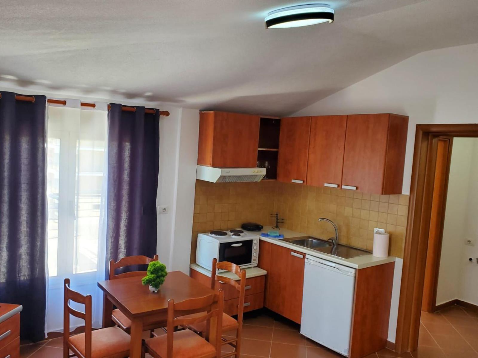 Summer Gate Apartment Sarandë Esterno foto