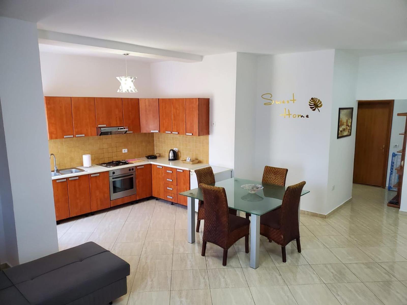 Summer Gate Apartment Sarandë Esterno foto