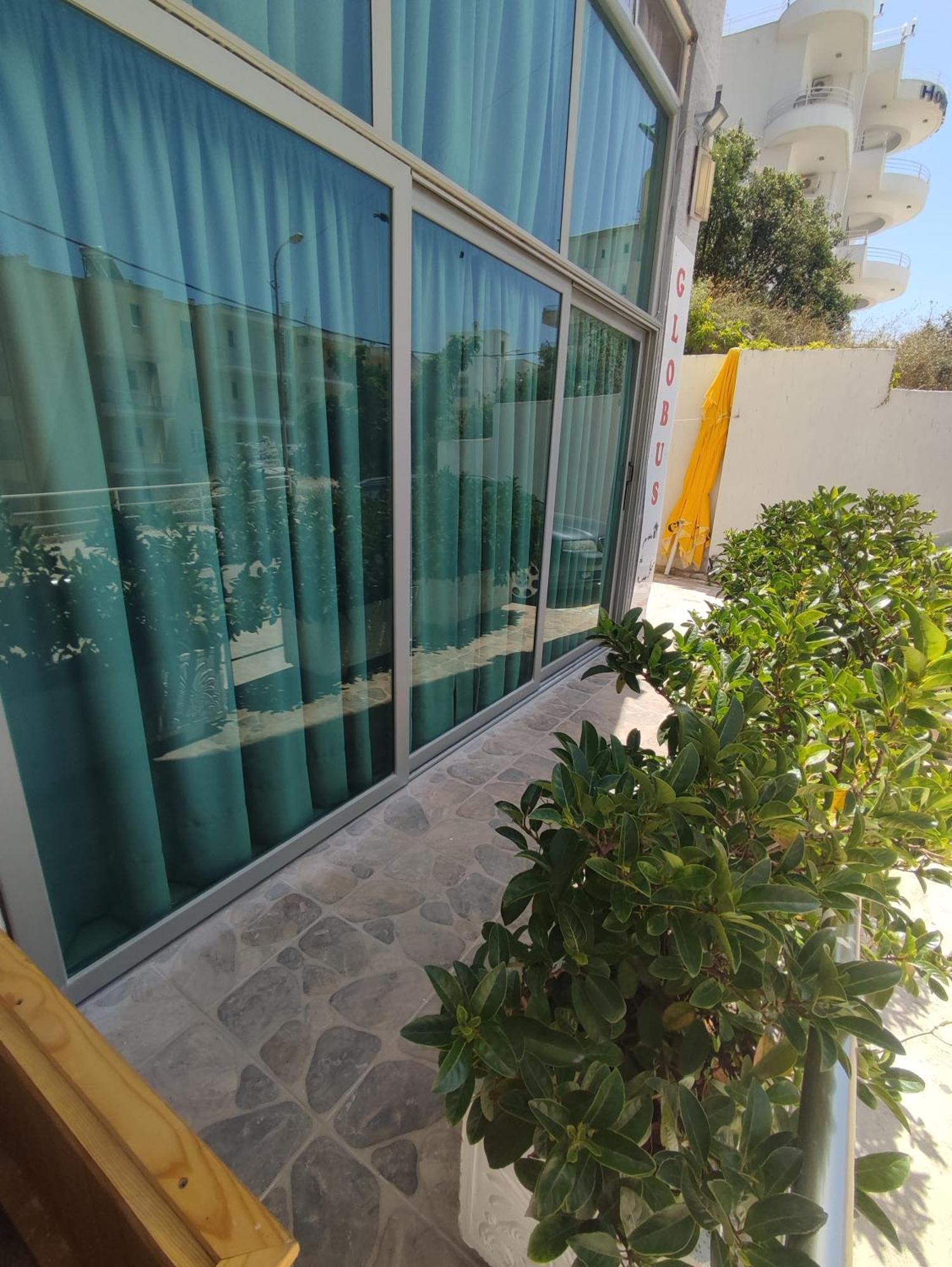 Summer Gate Apartment Sarandë Esterno foto