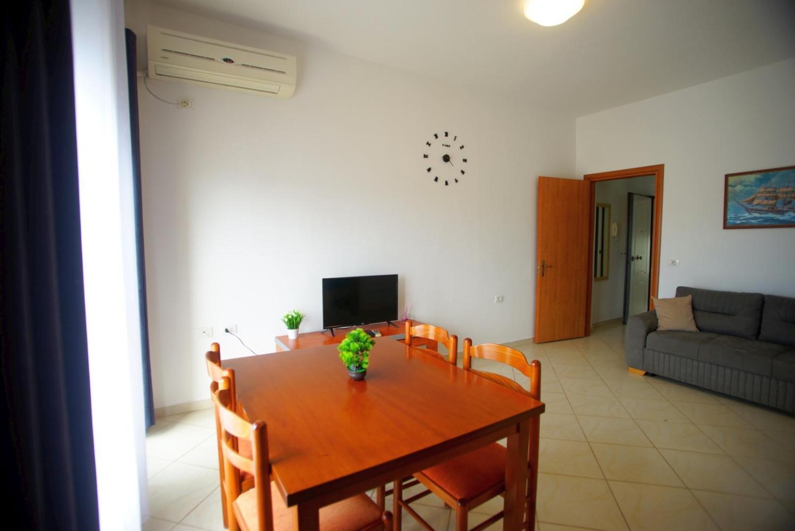 Summer Gate Apartment Sarandë Esterno foto