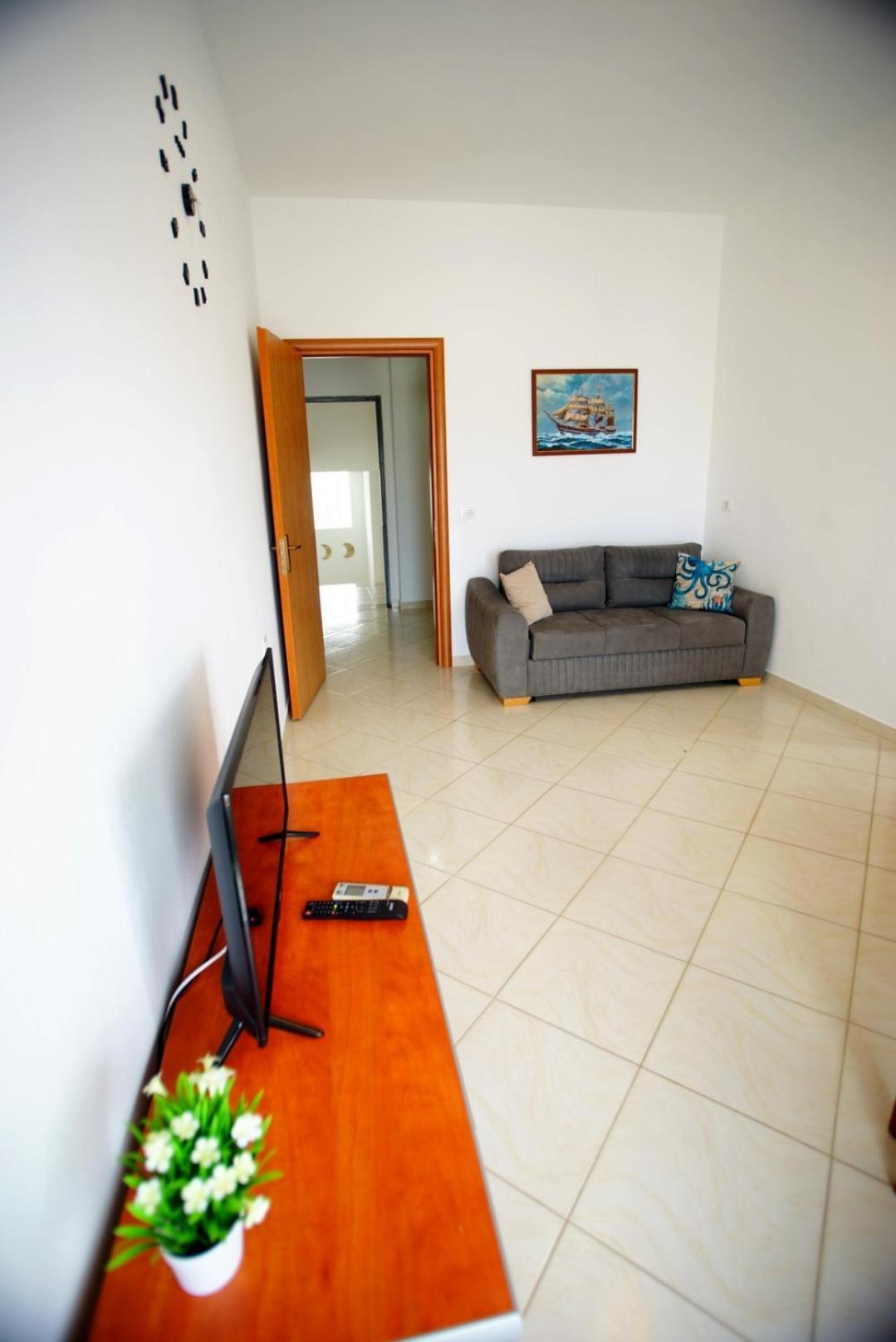 Summer Gate Apartment Sarandë Esterno foto
